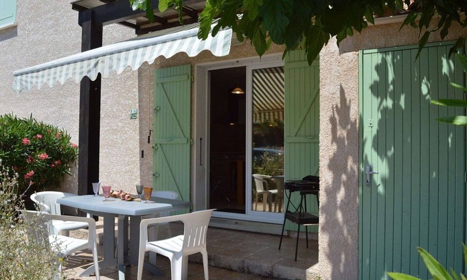 Saint-Pierre-la-Mer House | Cozy 2-Room Loft, Terrace, A/C, Parking, 6 Sleeps - 900m from Beach at Saint Pierre La Mer