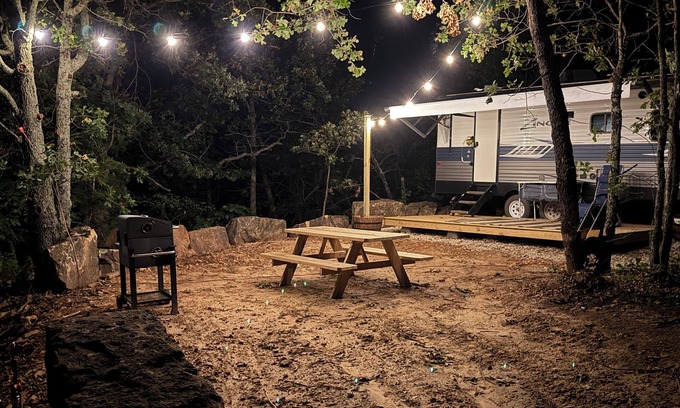 Osage County House | Cozy Glamping at Keystone Lake: Boat Rental, Hiking, Campfire, Serene Outdoors