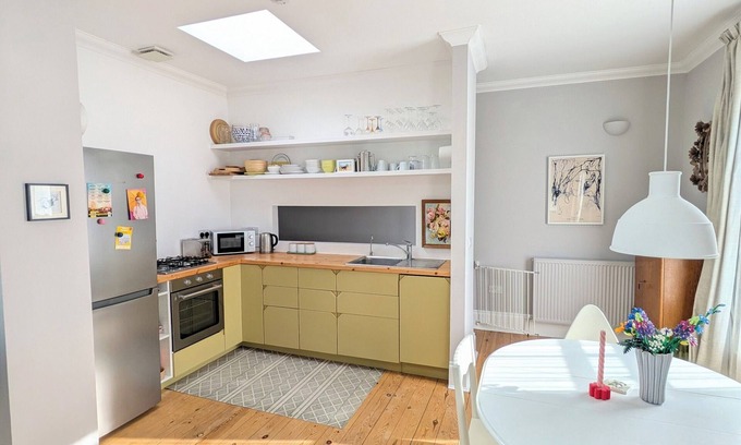 Cliftonville House | Cozy hideaway w/super fast wifi, minutes from great food places, dog friendly