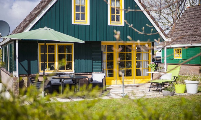 Oudeslius House | Cozy holiday home in quiet location – perfect for families & trips to the sea