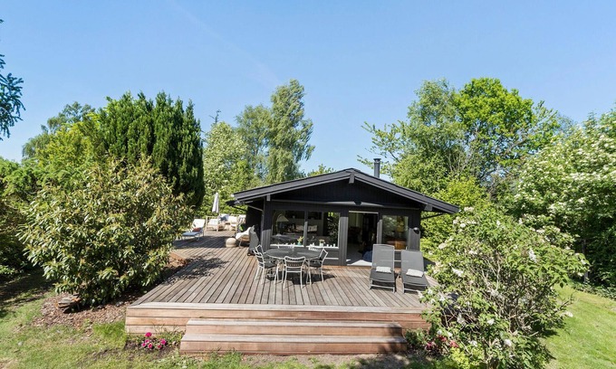 Dronningmolle House | Cozy home in Dronningmølle with WiFi