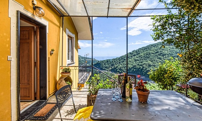 Teriasca House | Cozy home in Sori with house sea view