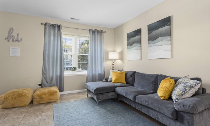 Norfolk - Virginia Beach House | Cozy Home!