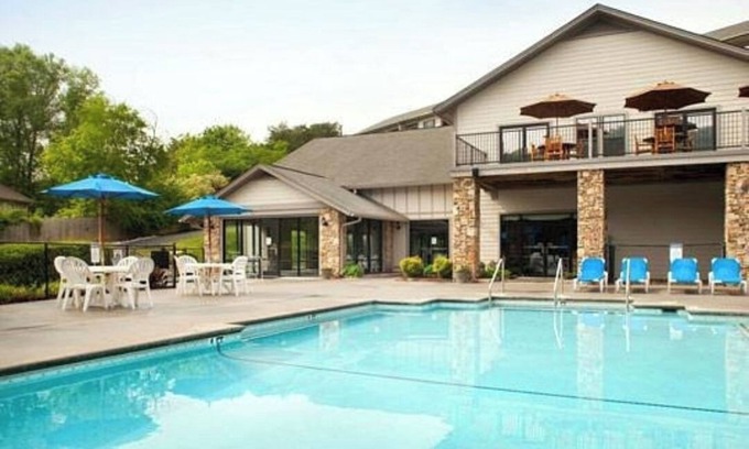 Pigeon Forge Apartment | Cozy Hotel Suite Near Smoky Mountains & Dollywood in Pigeon Forge