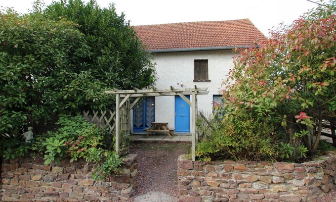 Cerences Cottage | Cozy House in Cérences - Pets Allowed