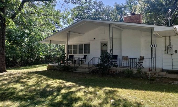 Diamond City House | Cozy Lake Home- Fishing Golfing Boating Relaxing!