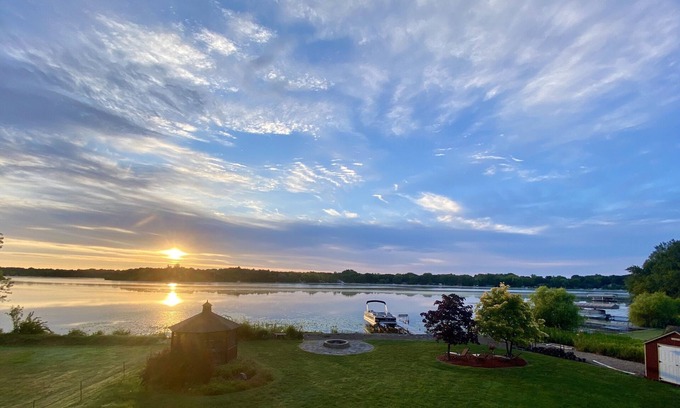 Isanti Apartment | Cozy Lakefront Retreat. Bring your boat or let me take you on mine! Great Rates!