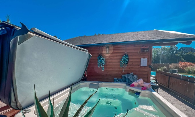 Bled Apartment | Cozy little house with pool and hot tub