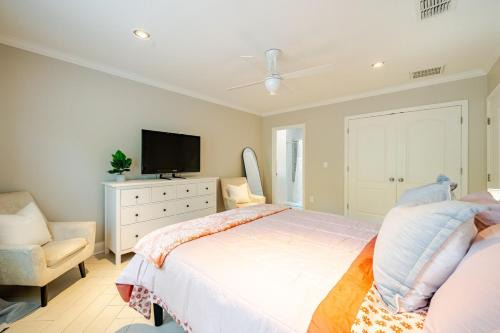 Lakeland House | Cozy Retreat in the city