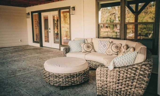 Fruitdale House | Cozy retreat with riverfront views!