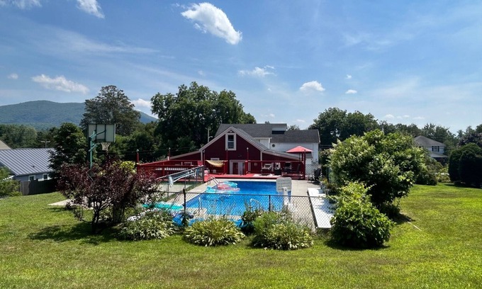 East Haven  Rutland County Cabin | Cozy Rustic Cabin, Mountain Views, Hot Tub, Fire Pit in Rutland