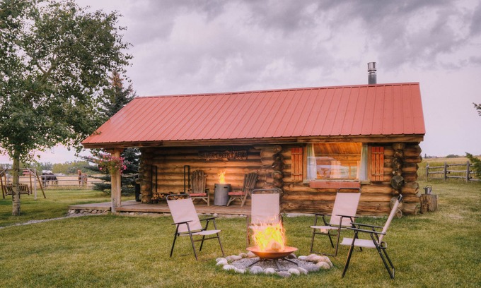 Bozeman Cabin | Cozy Rustic Montana Cabin in Gallatin Gateway