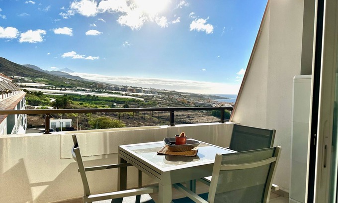 Bajamar Apartment | Cozy Seaview Apartment with Gym & Kids Park