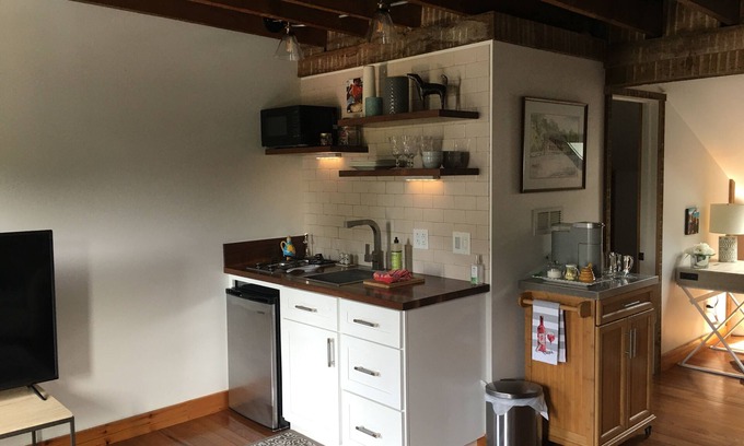 South Main Street Apartment | Cozy studio with AC and WiFi in Historic Geneva, NY.