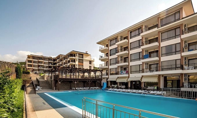 Yurta Apartment | Cozy studio with AC, WiFi, and swimming pools in welcoming Sveti Vlas