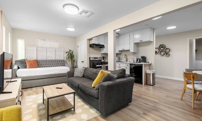 The Villas Apartment | Cozy & Stylish 1BR by Santana Row