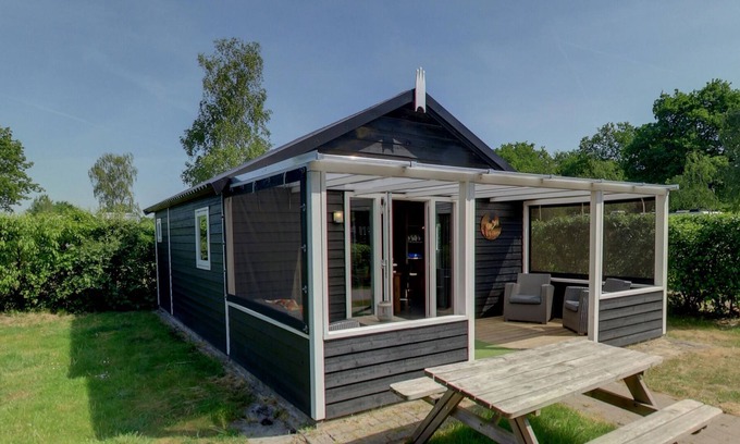 IJhorst House | Cozy tentlodge with roofed terrace in a green area