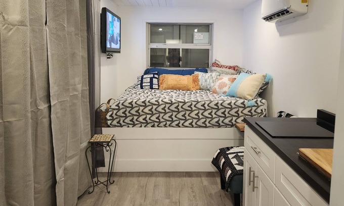 College Park Apartment | Cozy Tiny Studio Near Winter Park and Downtown.