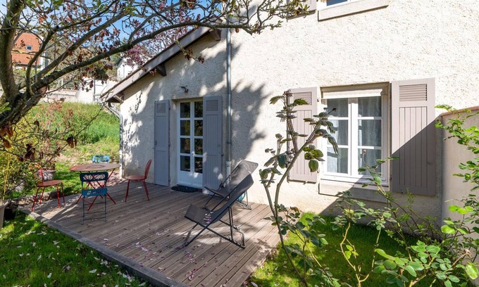 Saint-Galmier Cottage | Cozy unit with terrace and garden in Saint-Galmier