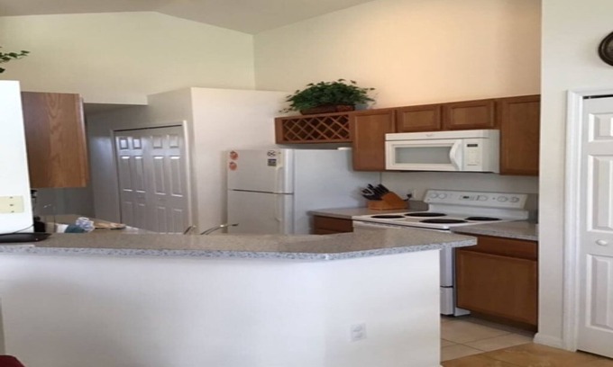 Westbury House | Cozy Villa with own private Pool, 4 bed 3 bath-sleeps 8