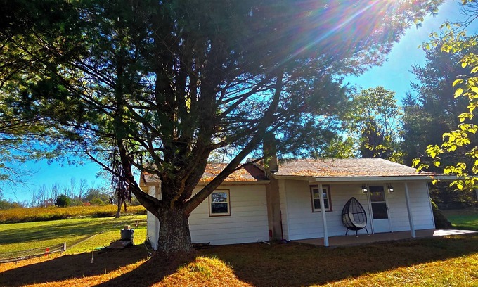 Beach Lake Cabin | š»CozyCubCabin@Beach Lake/Lake Wallenpaupack/Ski Resorts/Leaf Foilage