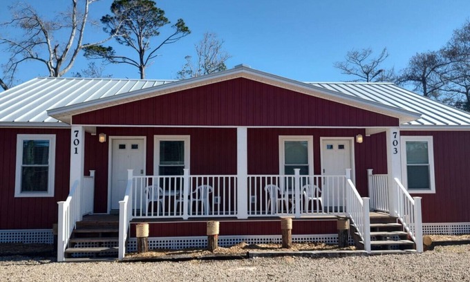 Port St. Joe Villa | Crab Shack - Close to Downtown & Beaches - King Bed - Boat Parking - NO Pet Fees !
