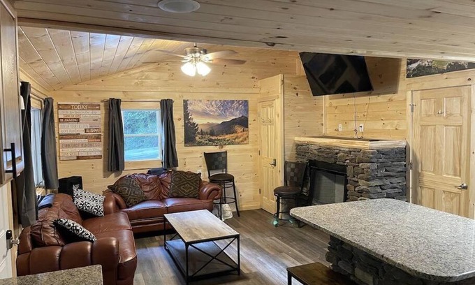 Banner Elk House | Creekside 3 bedroom 2 bath cabin on private creek