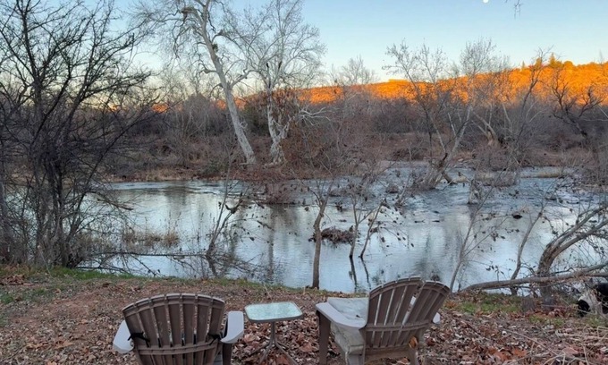 Rimrock Apartment | Creekside Retreat near Wineries & Sedona