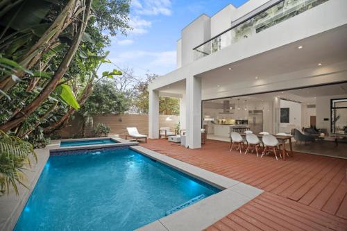 Melrose Villa | Crescent Heights