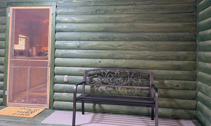 Ozone Cabin | Crow's Nest Cabin getaway in the Ozarks. Walk to the Ozark Highland Trail