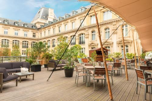 Quartier de la Folie-Mericourt Hotel | Crowne Plaza Paris - Republique by IHG