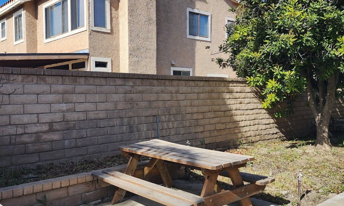 Simi Valley Bed & Breakfast | CSE Property Group