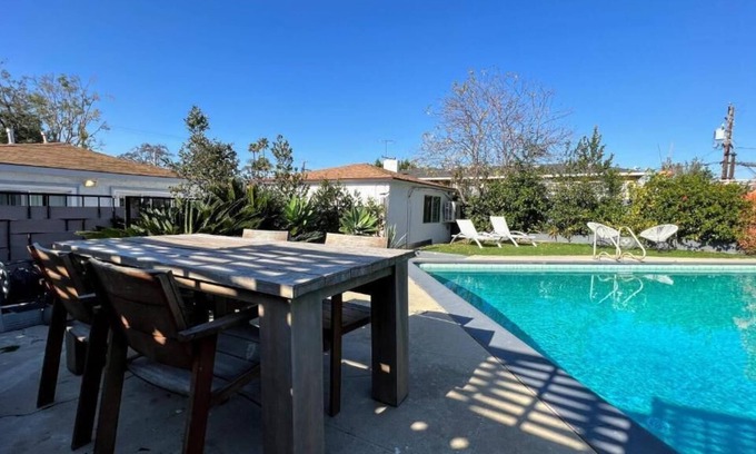 Ladera Heights House | Cubier: 4-Unit Complex W/ Swimming Pool (MKW-LAD)