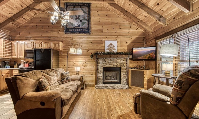 Pigeon Forge Cabin | Cuddlin' Up, Er209 - Luxury At Its Finest And Location That Can't Be Beat! 2 Bedroom Cabin by RedAwning