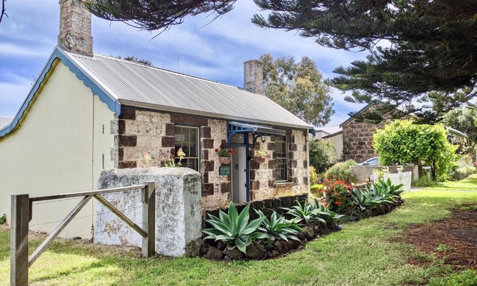 Port Fairy House | Curragh Cottage
