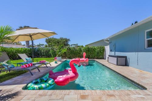 Central Naples House | Custom Naples Pool Oasis 3BDR