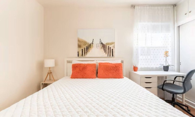 Torrance House | Cute Cottage Style Unit