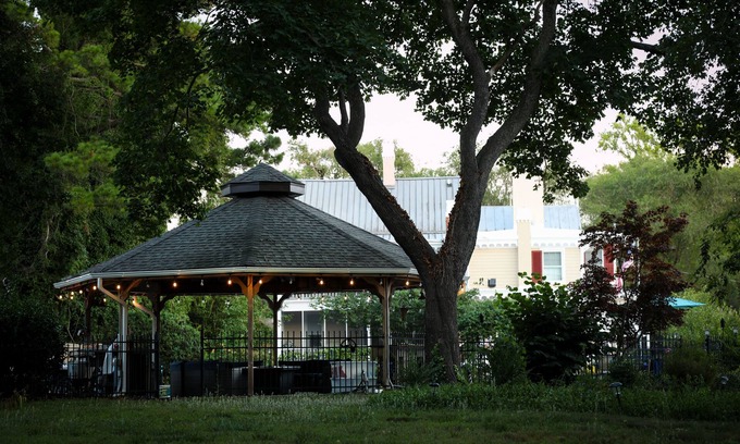 Snow Hill Bed & Breakfast | Cypress River Inn & Spa