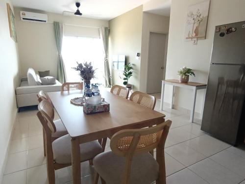 Kota Warisan Apartment | D2303 Alanis Blessed Home Near KUL Airport