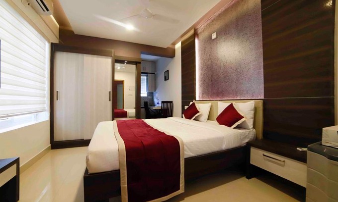 Guruvayur Hotel | Daan Ambalath Maple Leaves