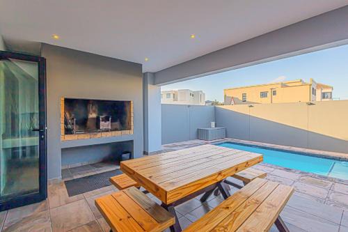 Calypso Beach House | Dalton's, Langebaan, 10-sleeper