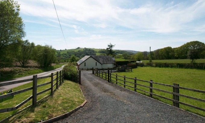 Brecon House | Dan y Comin in the beautiful Trallong