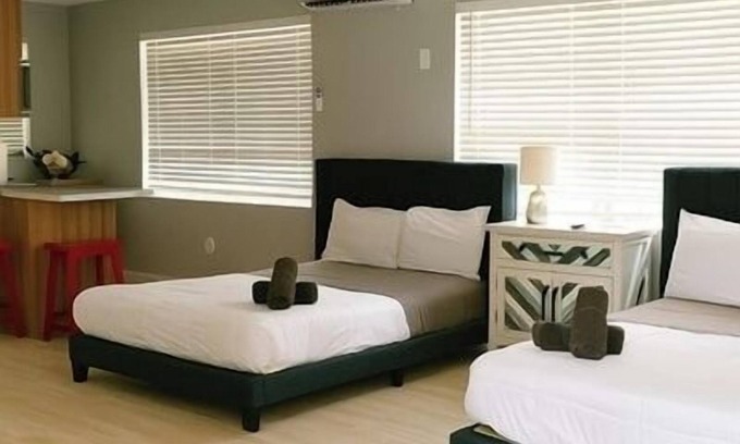 North Beach Apartment | Dania Beach Getaway 2 Studios for 6 Guests