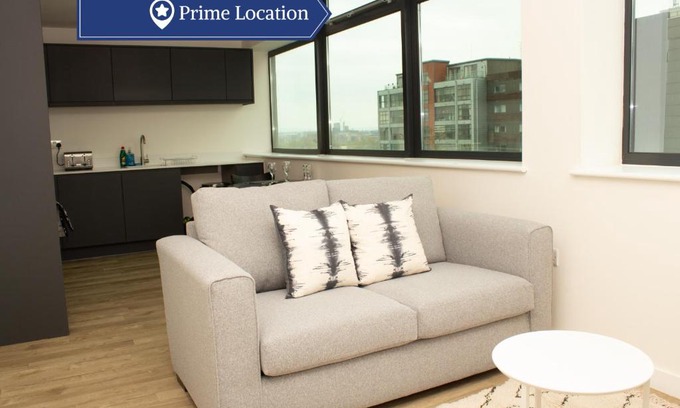 Old Trafford Apartment | Dashing 1BR Penthouse near MCR Stadiums