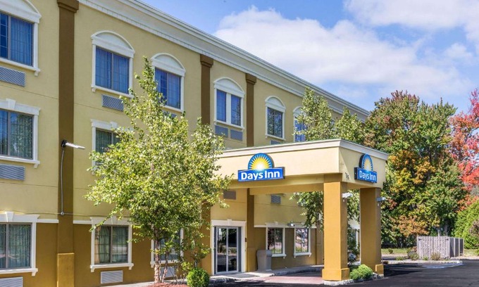 Hackettstown Hotel | Days Inn by Wyndham Budd Lake