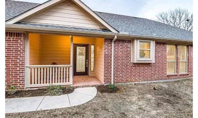 Lantana House | Dayspring Unique Home