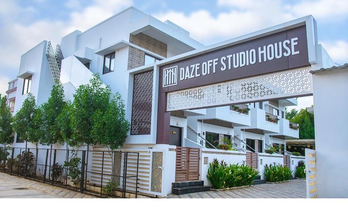 Bhuj Hotel | Daze Off Studio house