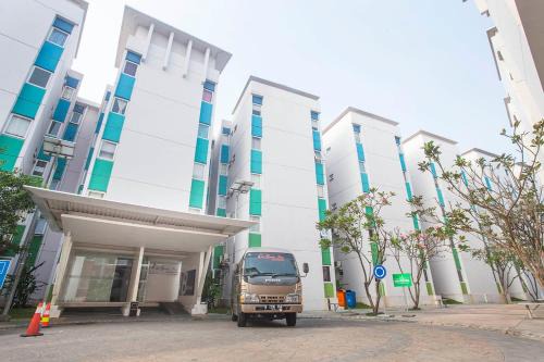 Tangerang Hotel | De Green Inn at Aeropolis