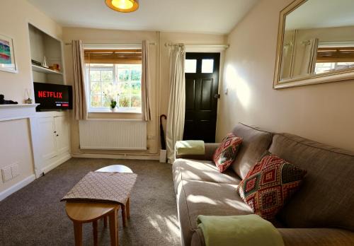 Martlesham Heath House | Deben Cottage, Central Woodbridge
