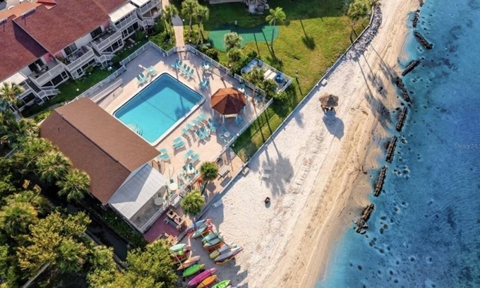 Bayview Condo | Dec thru April now available due to cancellation on private beach in St. Pete!